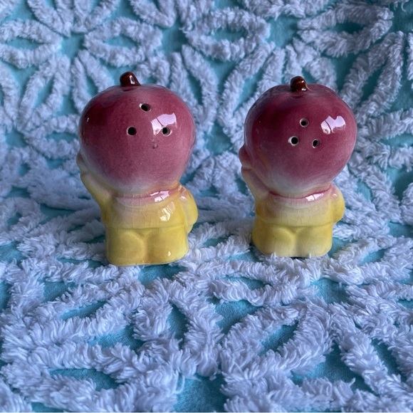 Vintage Anthropomorphic Salt & Pepper shakers 3 sets ! Fruits with faces kitschy - Picture 4 of 13